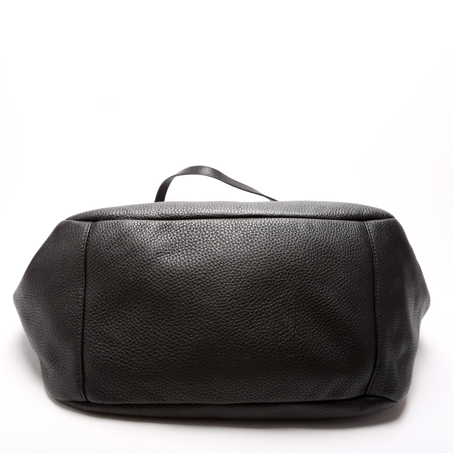 Vitello Daino Leather Shoulder Bag Black