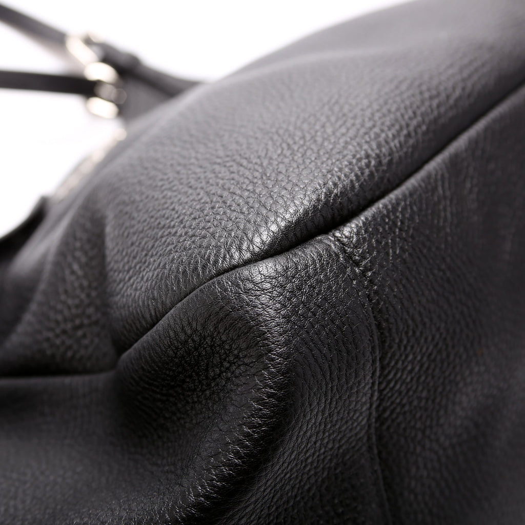 Vitello Daino Leather Shoulder Bag Black