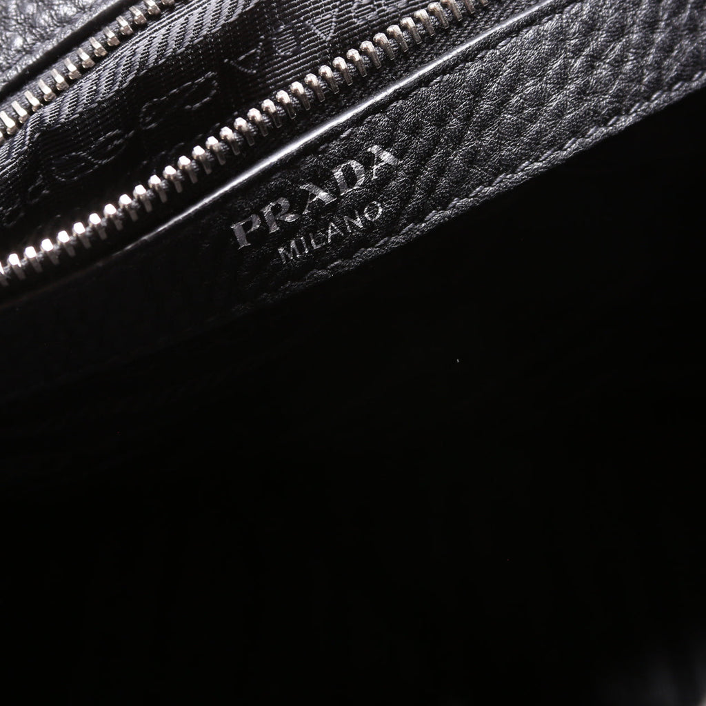 Vitello Daino Leather Shoulder Bag Black