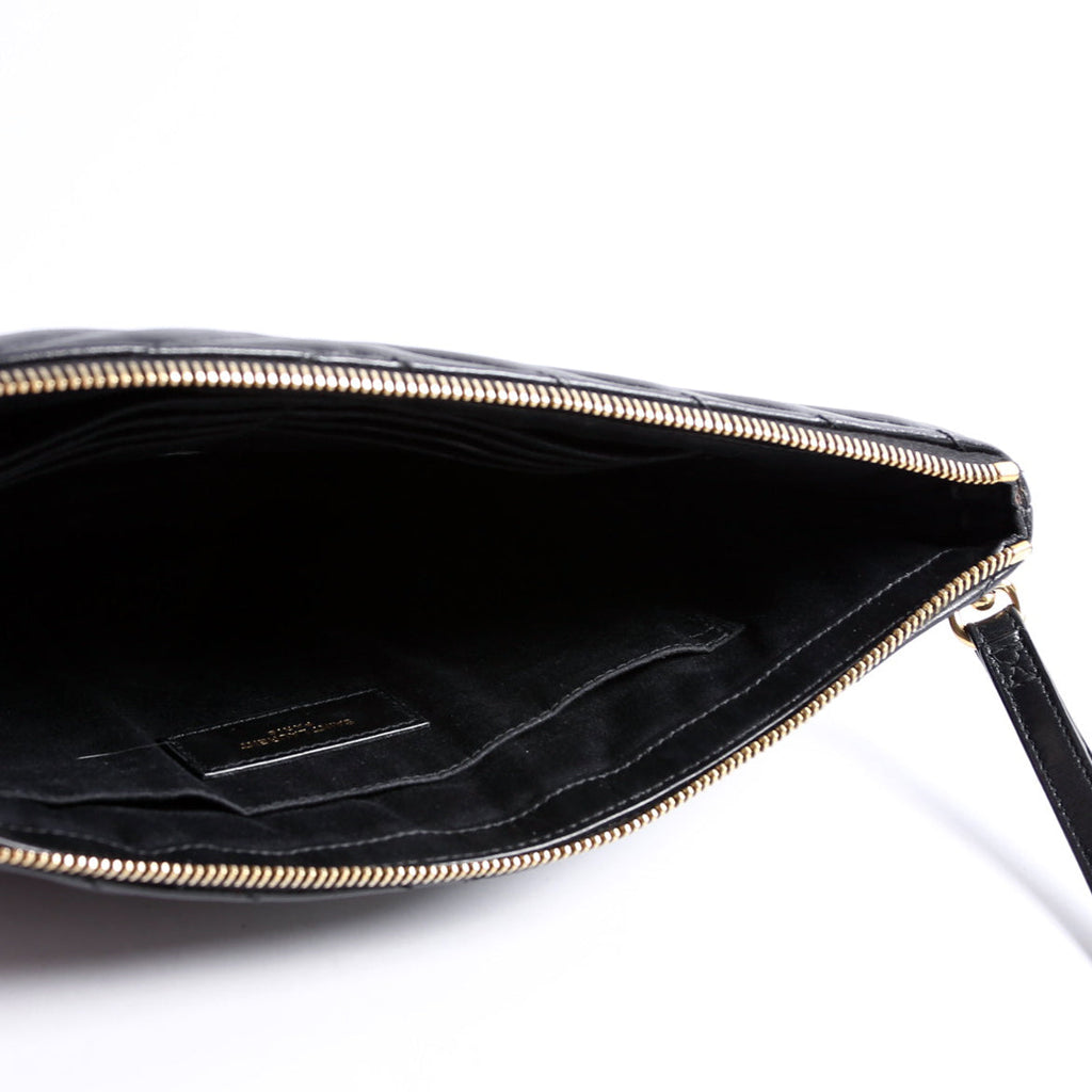 559193 A5 Matelasse Pouch Black