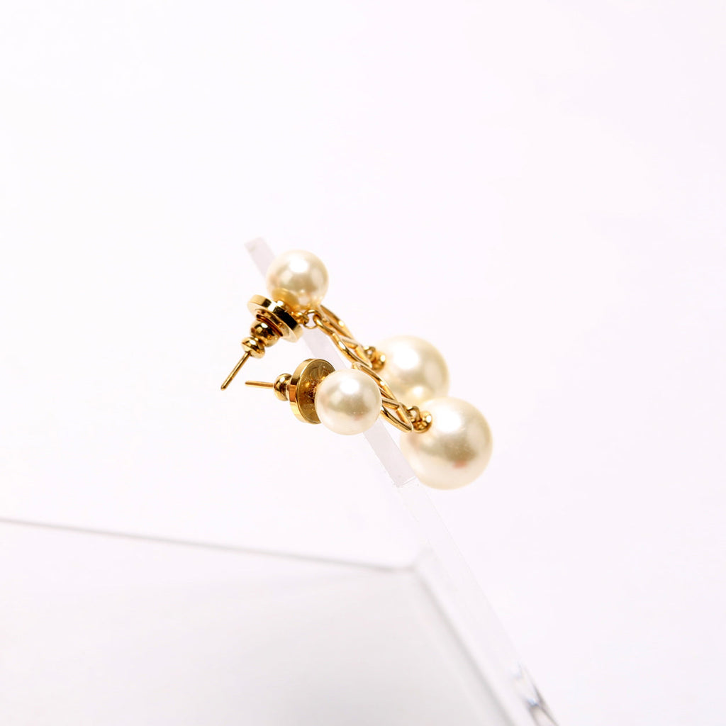 V Logo Pearl Drop Earrings Gold/Pearl