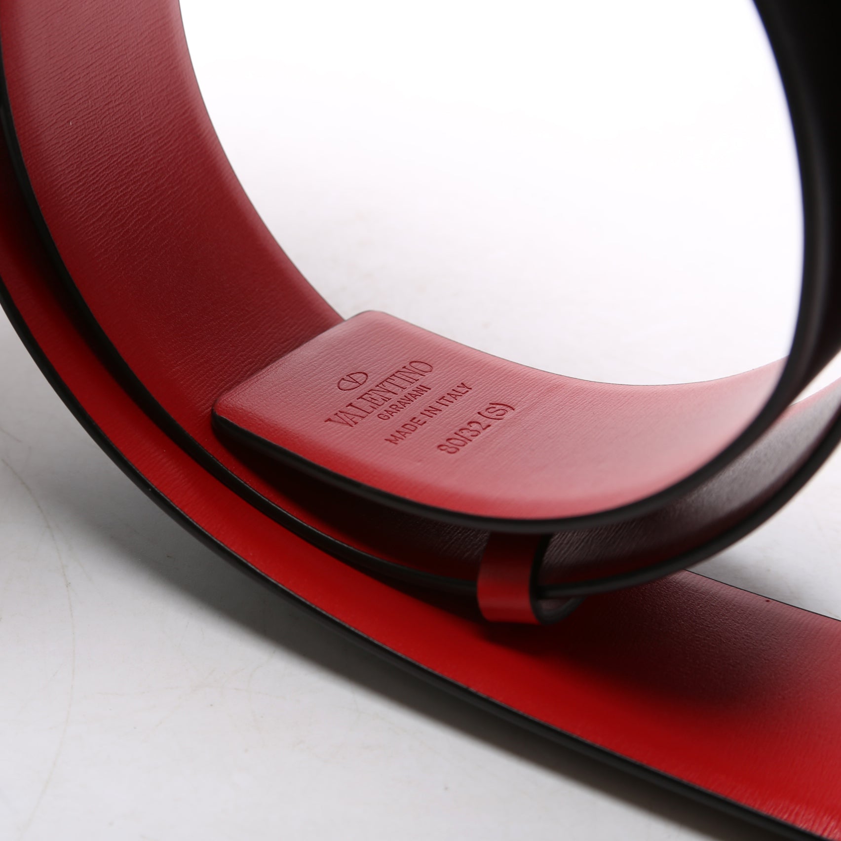 V Logo Signature 40MM Reversible Leather Belt Size 80/32 Black/Red