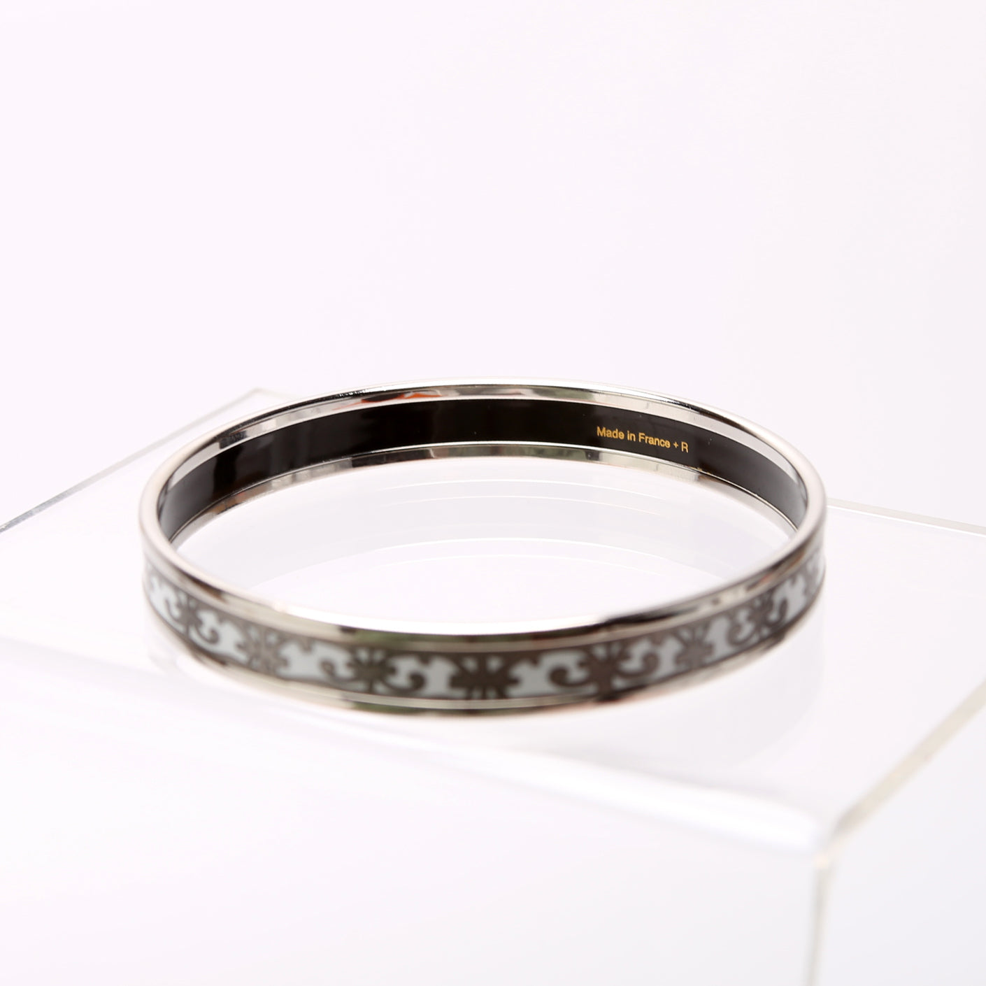 Balcons Du Gaudalquivir Printed Enamel Narrow Bangle Bracelet Silver/White