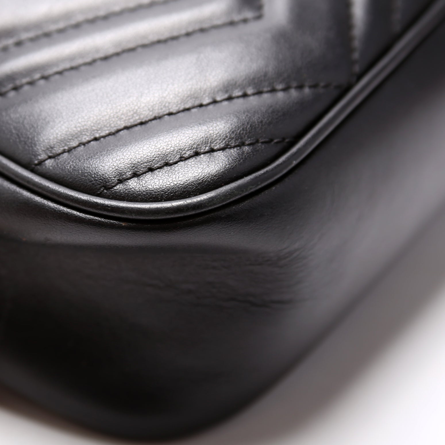 447632 Marmont Small Leather Camera Black