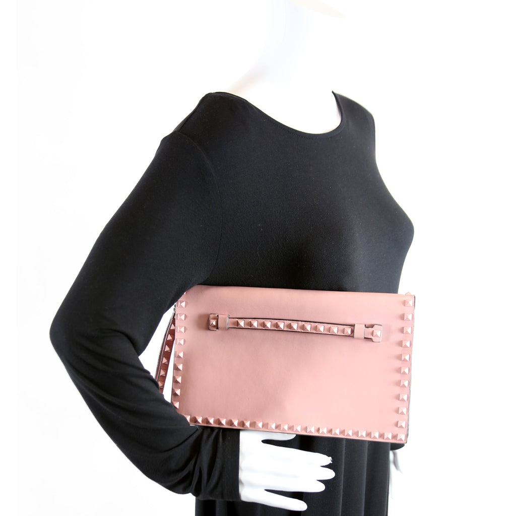 Rockstud Flap Wristlet Pink