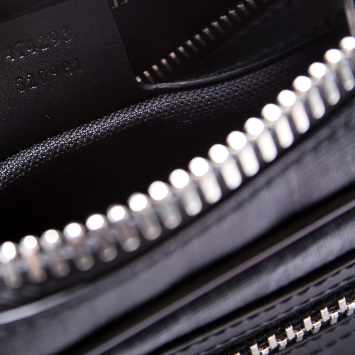 474293 Soft GG Supreme Belt Bag Black