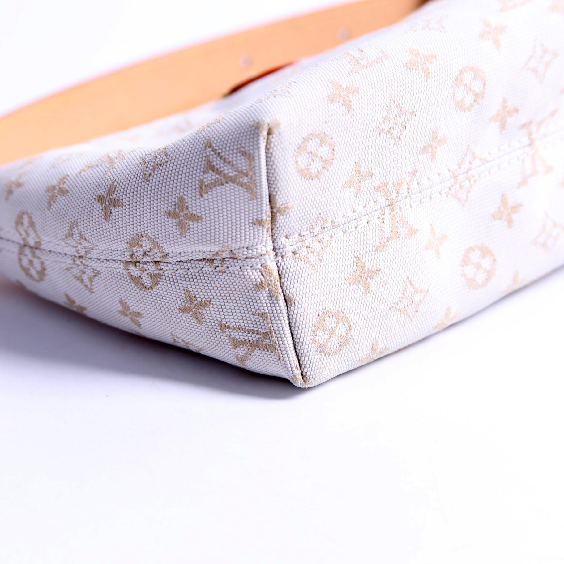 Hills Pochette Canvas Monogram White