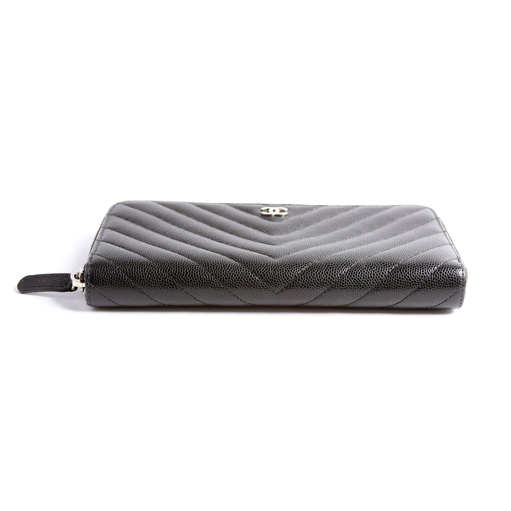 Chevron Caviar Large Gusset Zip Around Wallet 24M Black