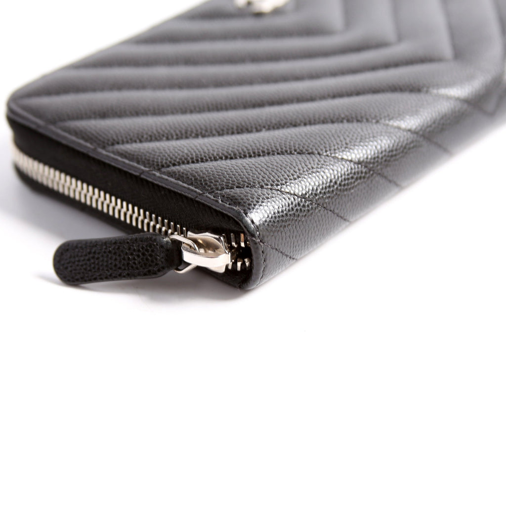 Chevron Caviar Large Gusset Zip Around Wallet 24M Black