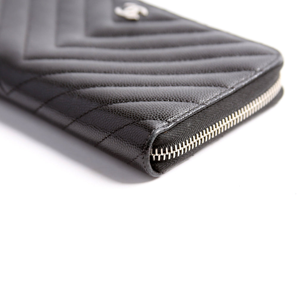 Chevron Caviar Large Gusset Zip Around Wallet 24M Black