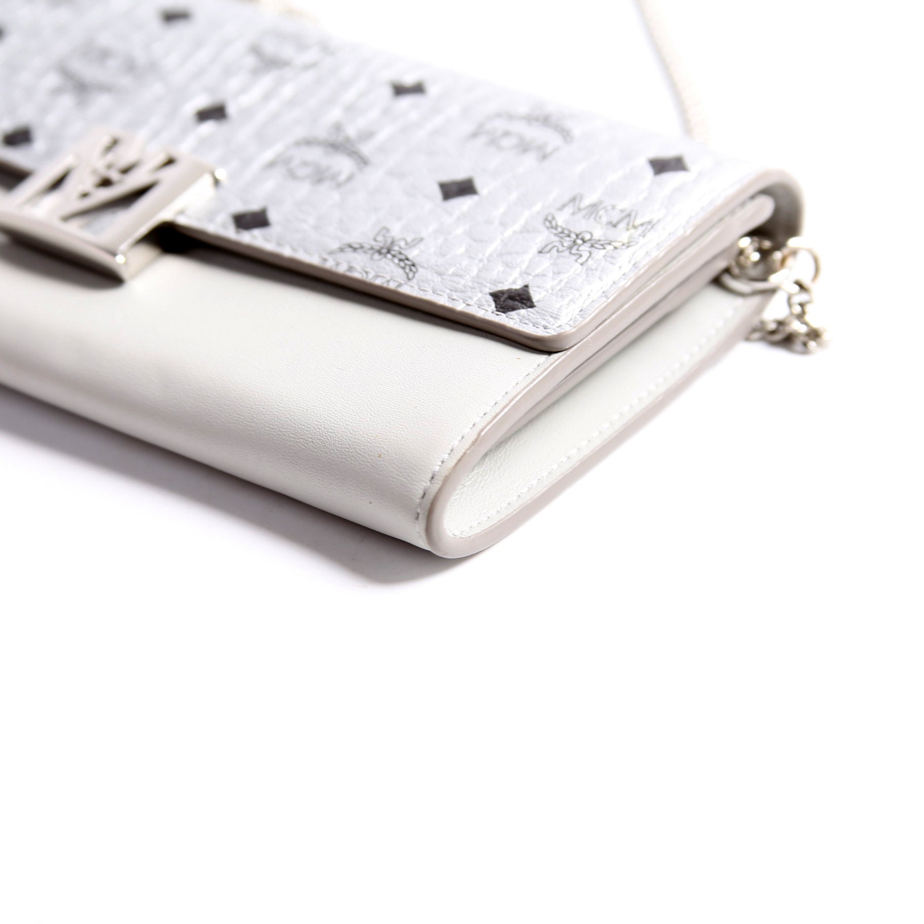 Travia Visetos Wallet On Chain Silver