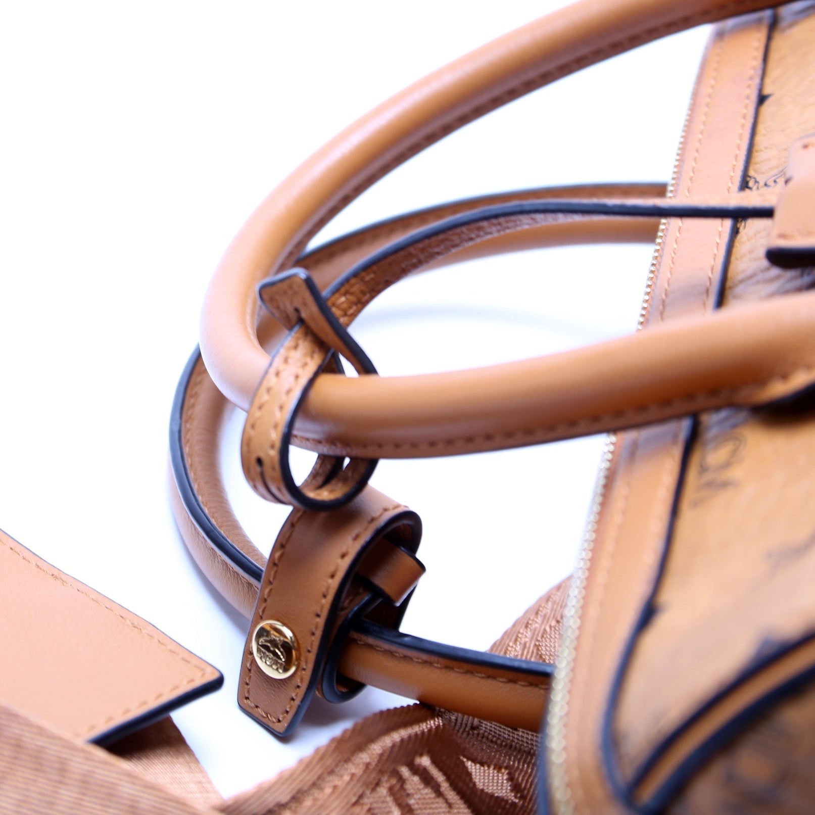 Visetos Medium Essentials Boston Bag