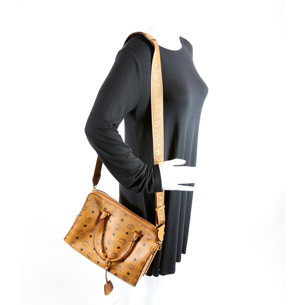Visetos Medium Essentials Boston Bag