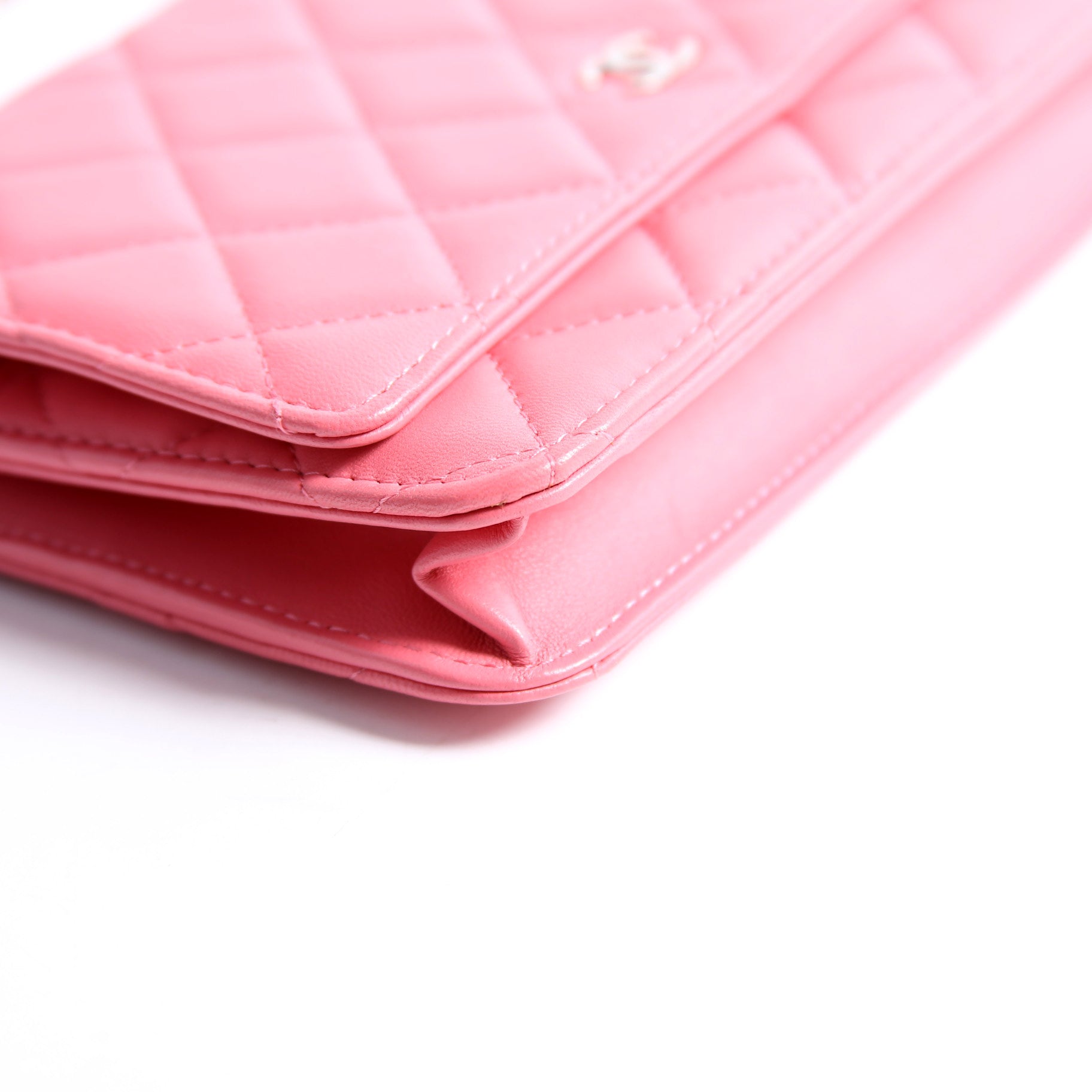 WOC Classic Quilted Lambskin Pink