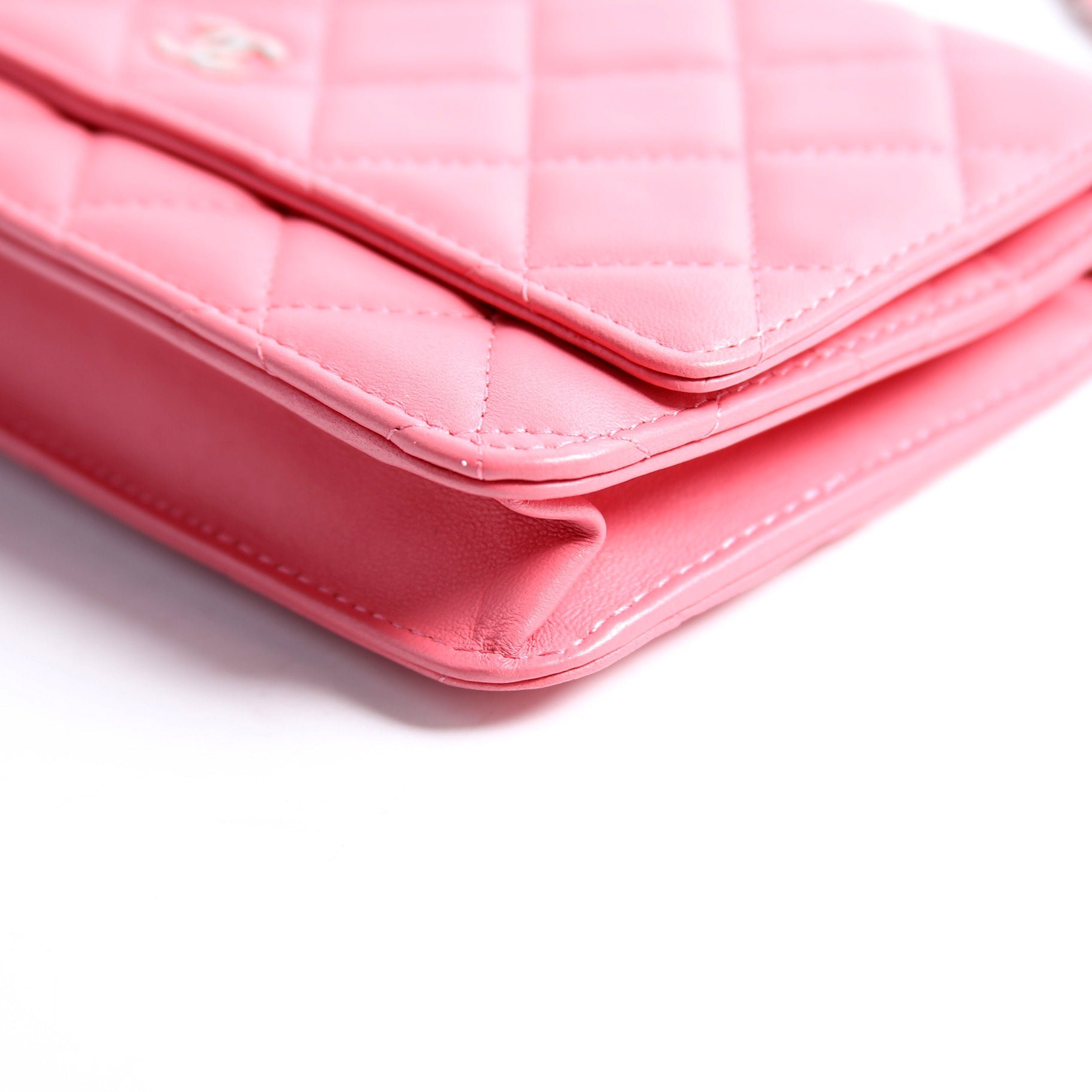 WOC Classic Quilted Lambskin Pink