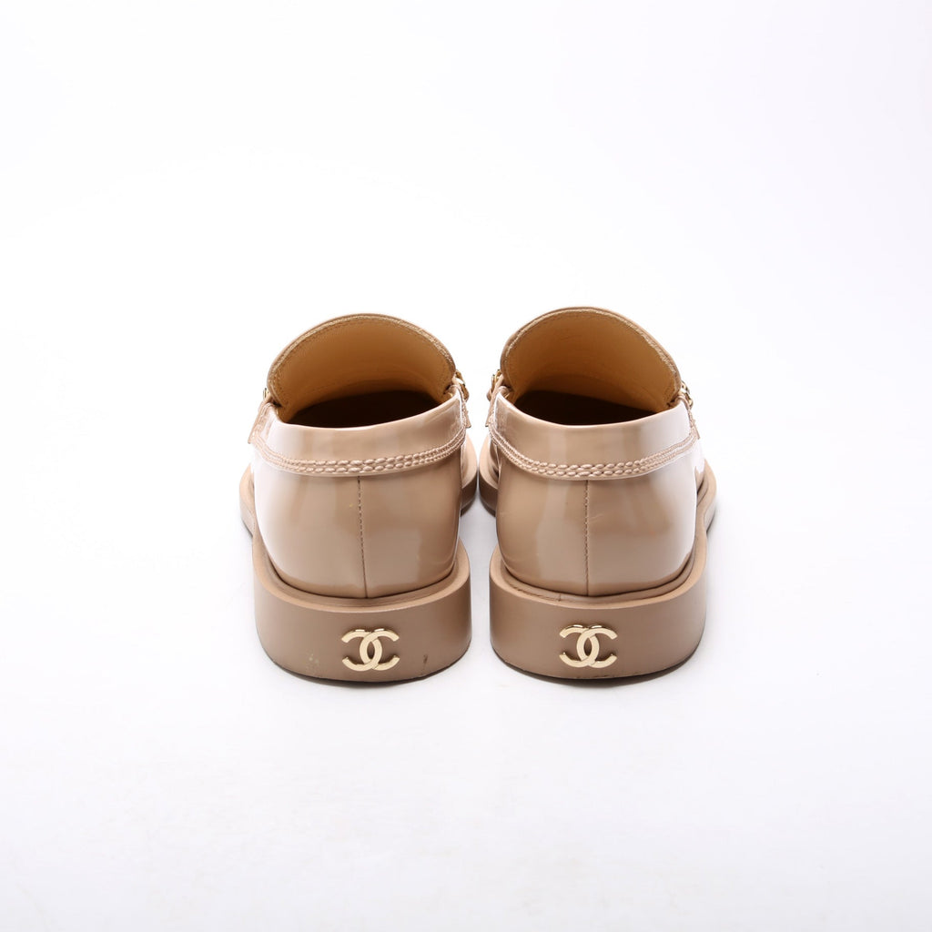 Chain Logo Shiny Calfskin Loafers Size 37 Nude