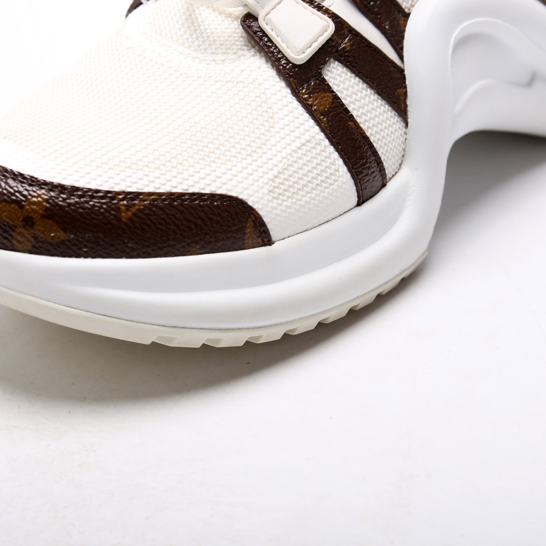 Archlight Sneakers Size 38.5 White/Brown