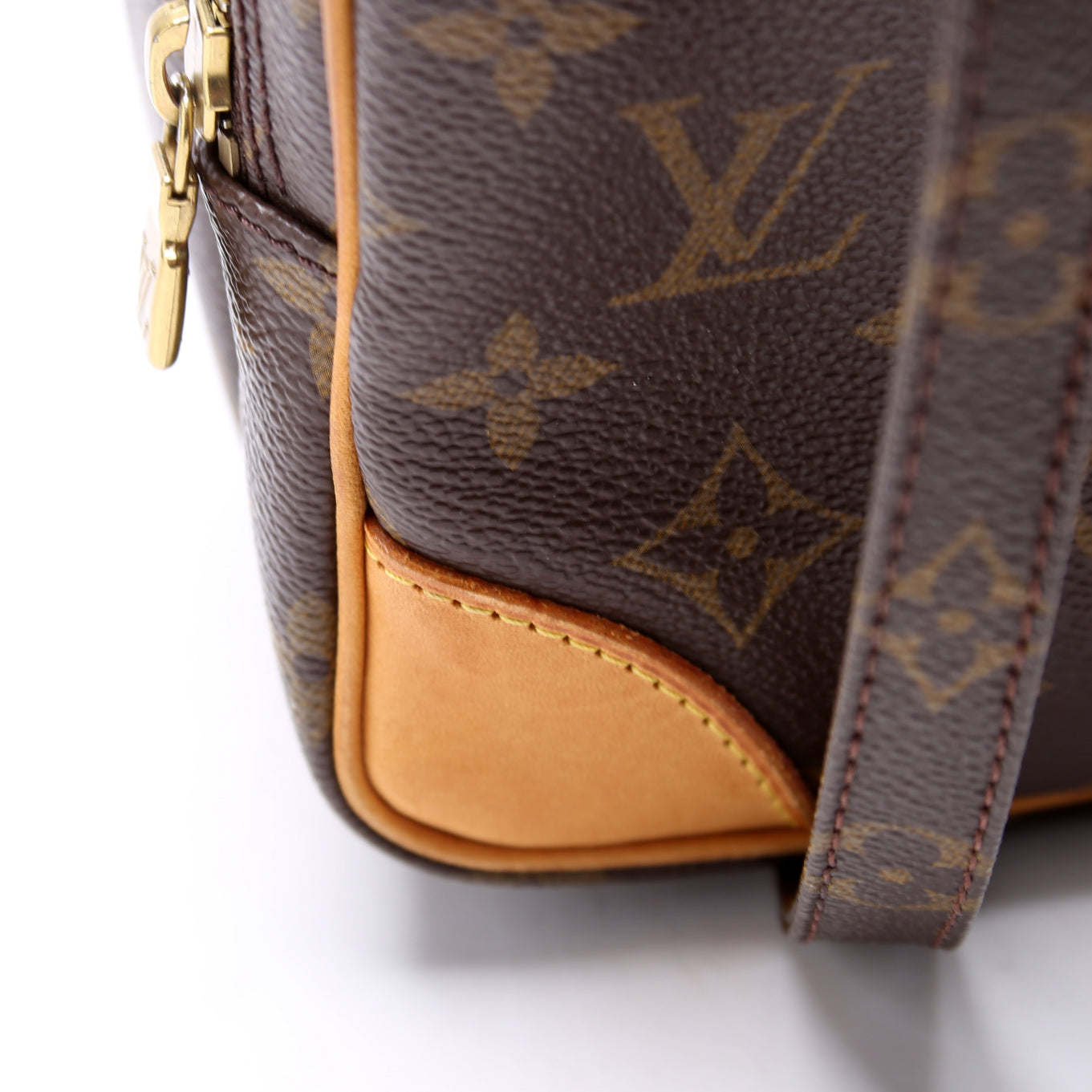 Amazone Monogram