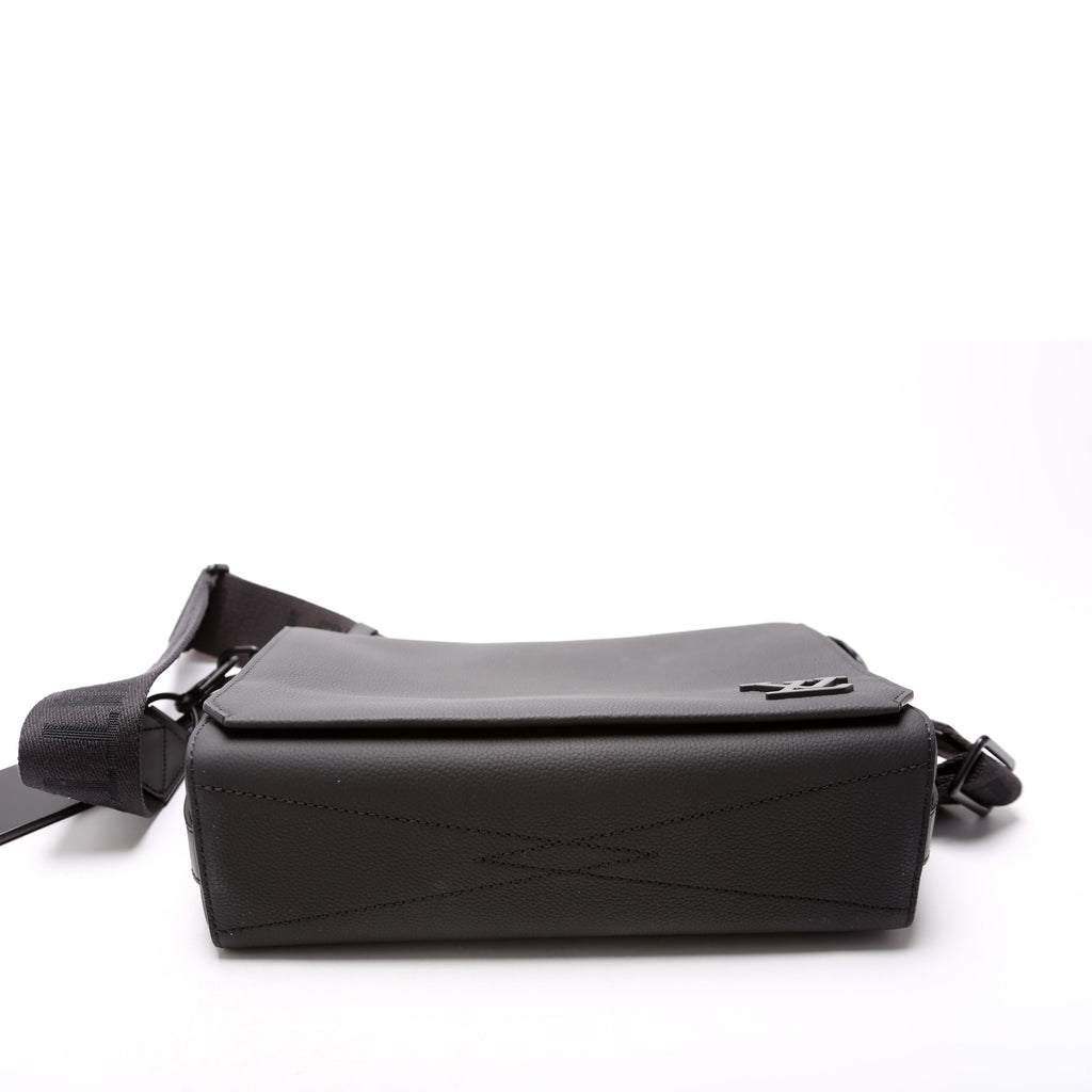 Takeoff Messenger Aerogram Black