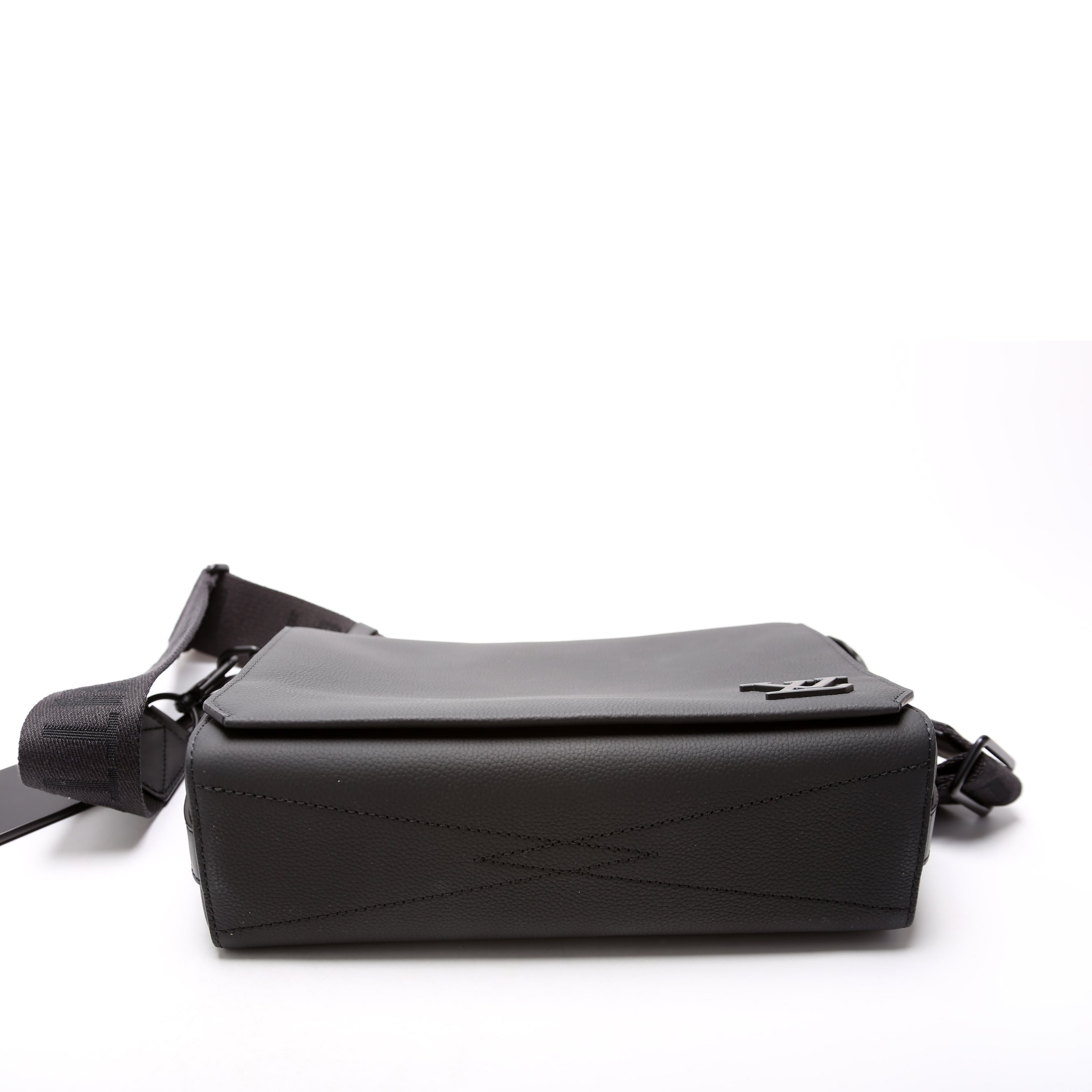 Takeoff Messenger Aerogram Black