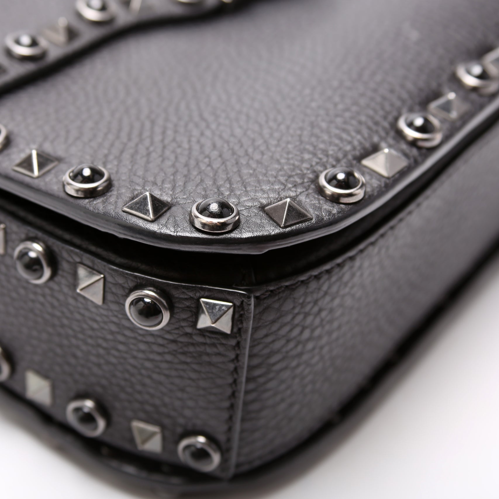 Rockstud Rolling Medium Crossbody Black