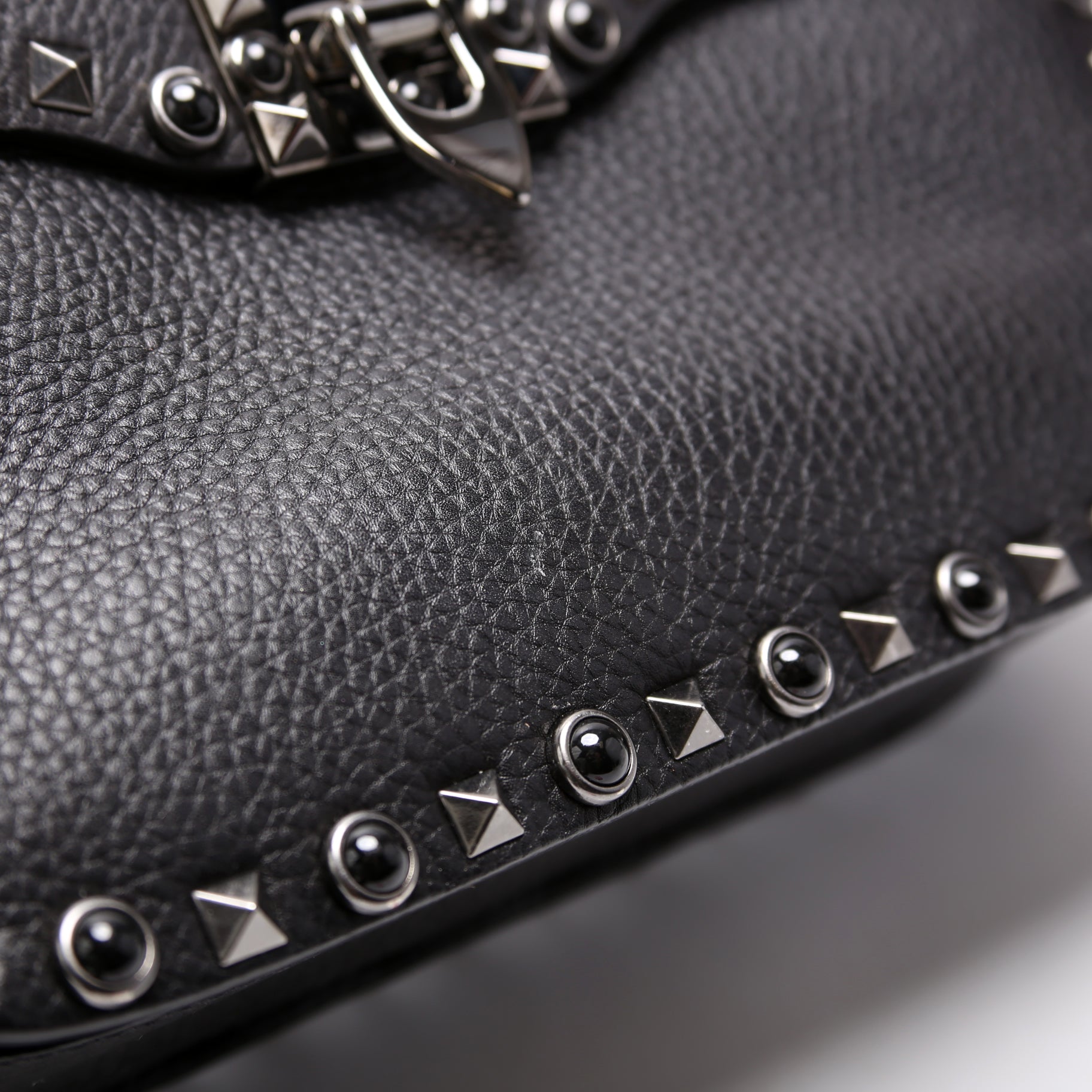 Rockstud Rolling Medium Crossbody Black