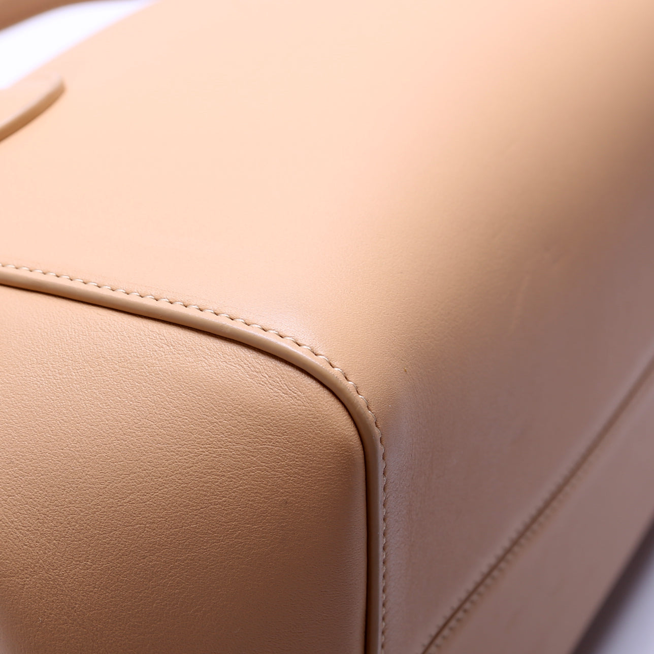Joyce Frame Bag Medium Calfskin Tan