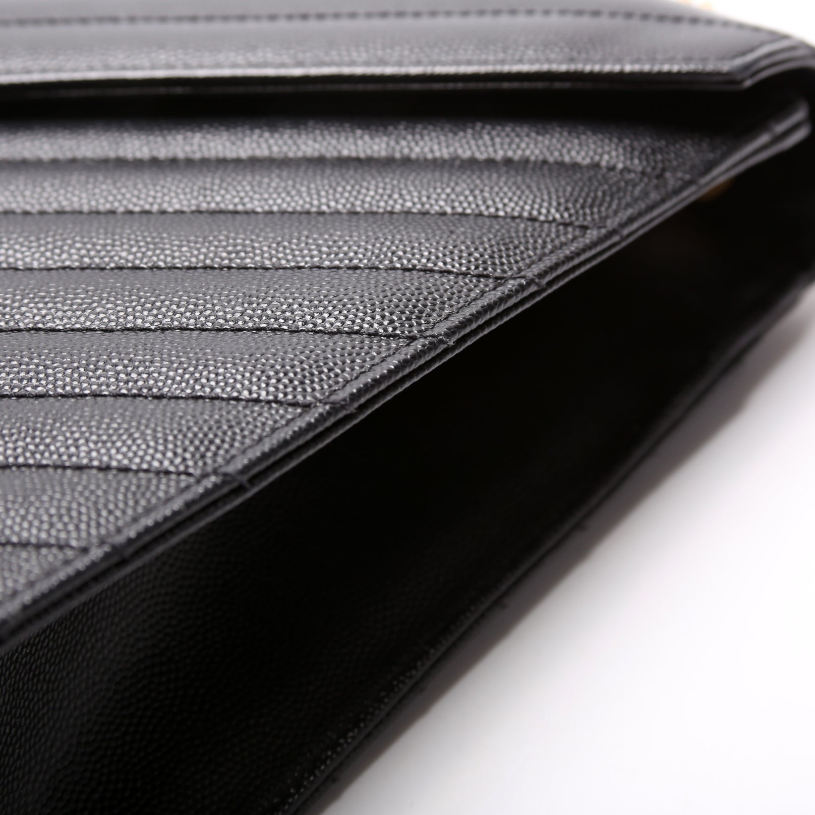 396910 Envelope Chevron Large Black