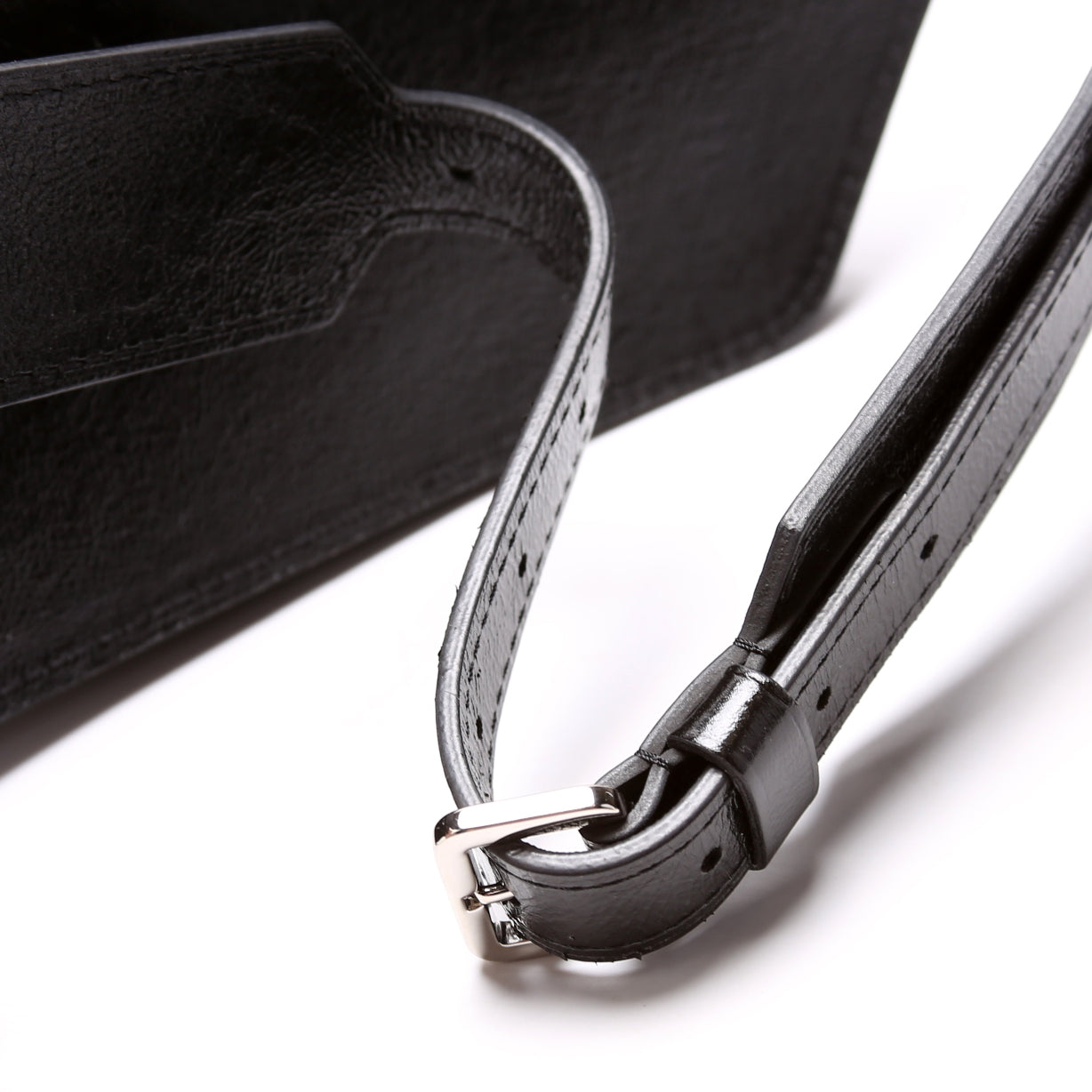 Dauphine Bumbag Giant Reverse Monogram