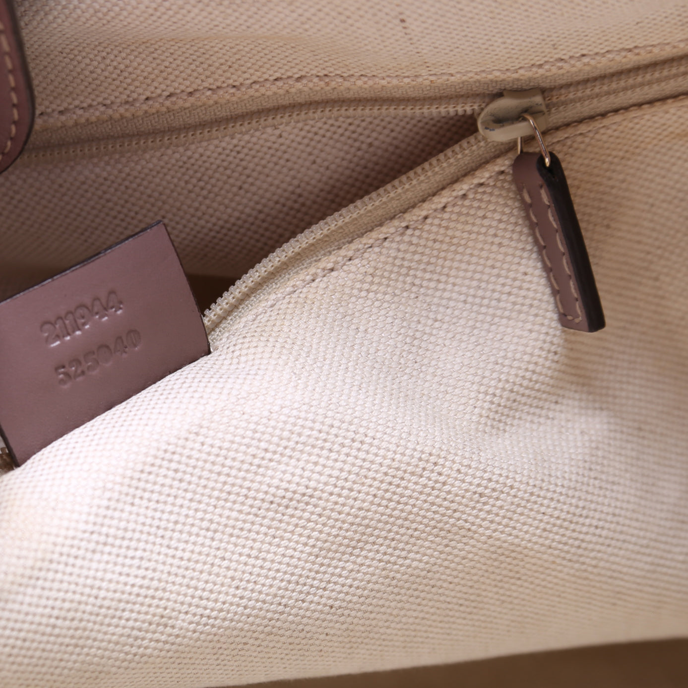 211944 Sukey GG Canvas Medium