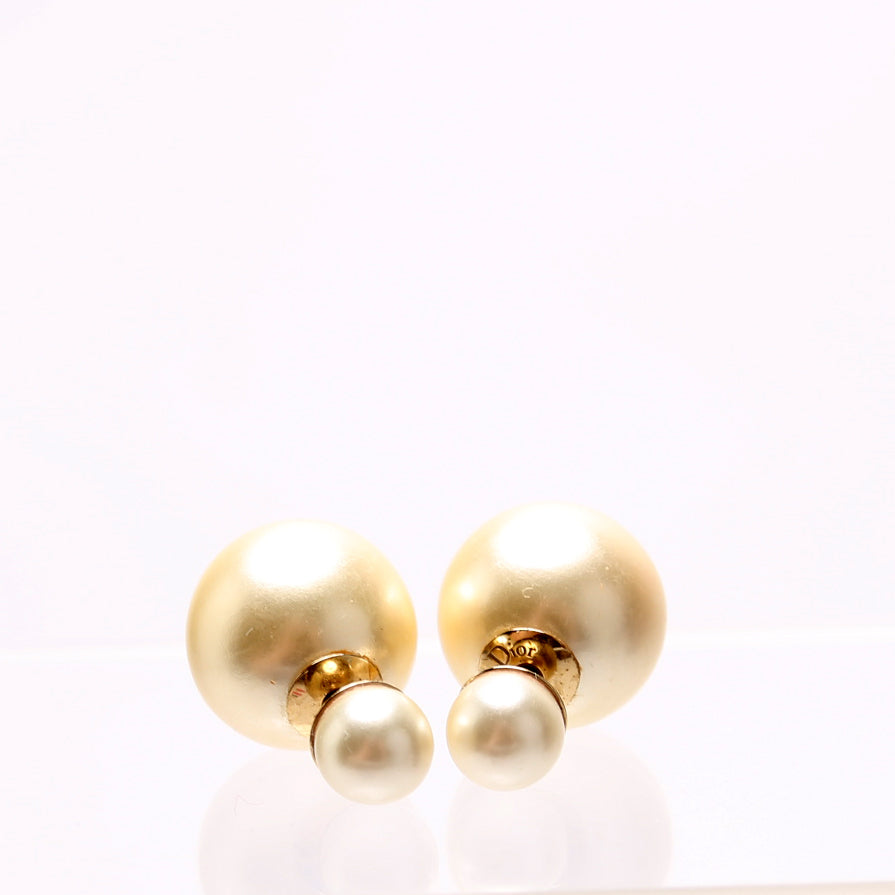 Tribales Resin Pearl Earrings Gold