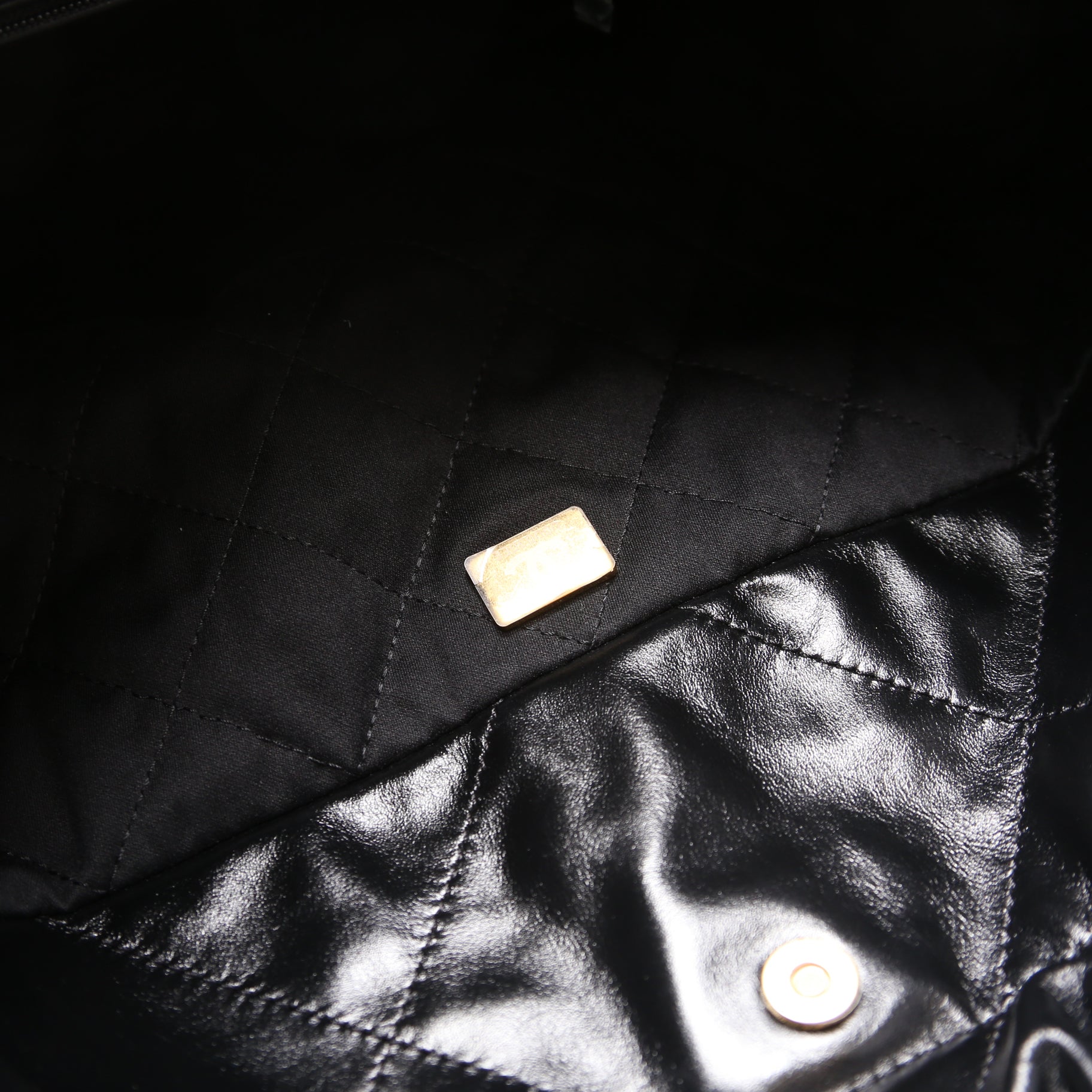 Chanel 22 Quilted Medium Hobo RFID Black