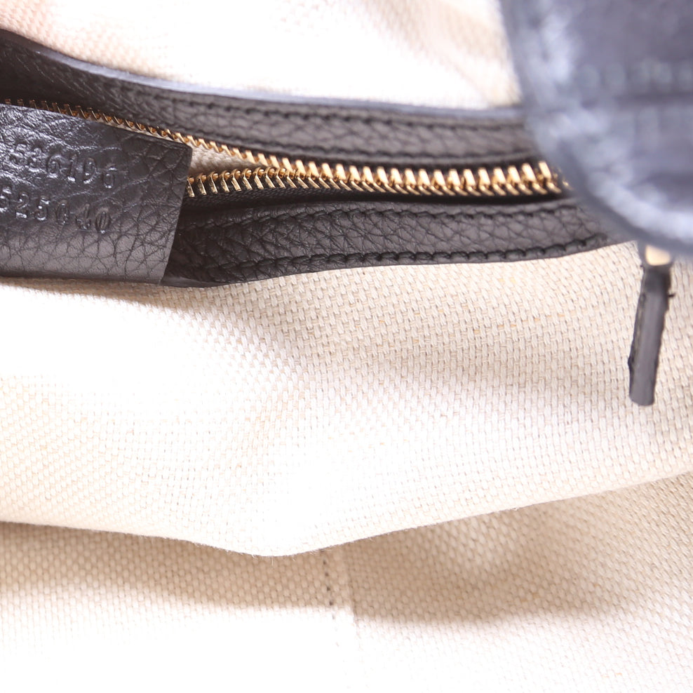 536196 Soho Chain Tote Newer Black