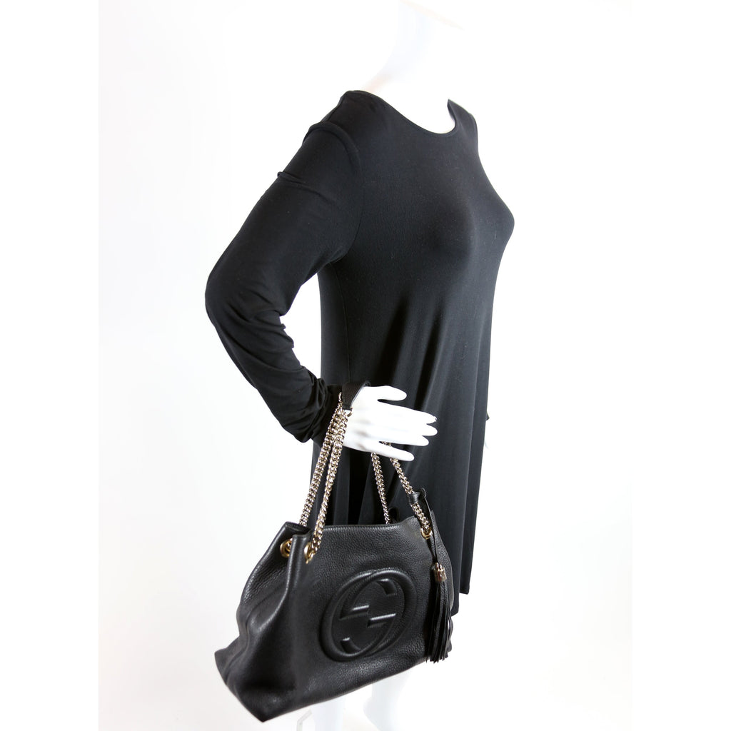 536196 Soho Chain Tote Newer Black
