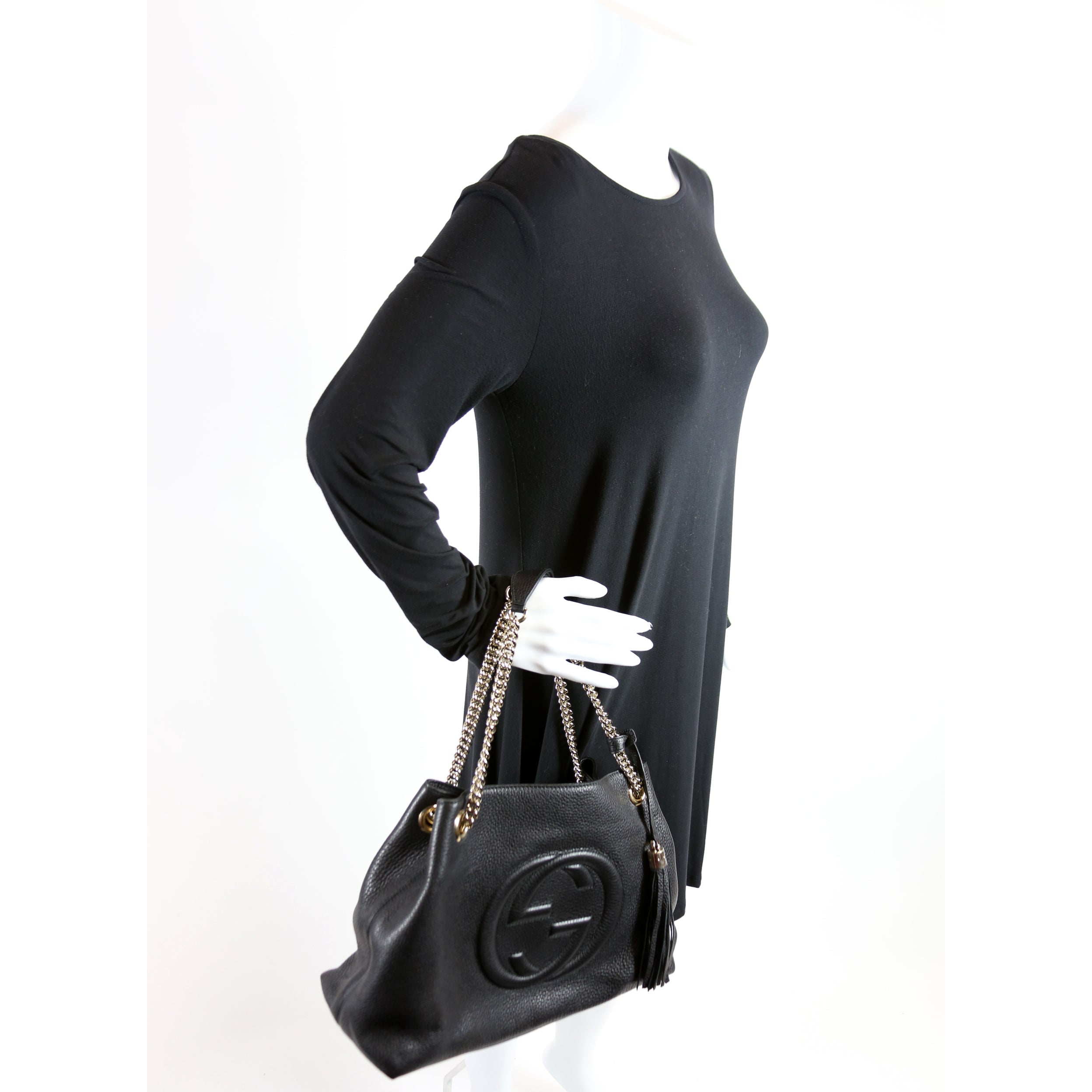 536196 Soho Chain Tote Newer Black