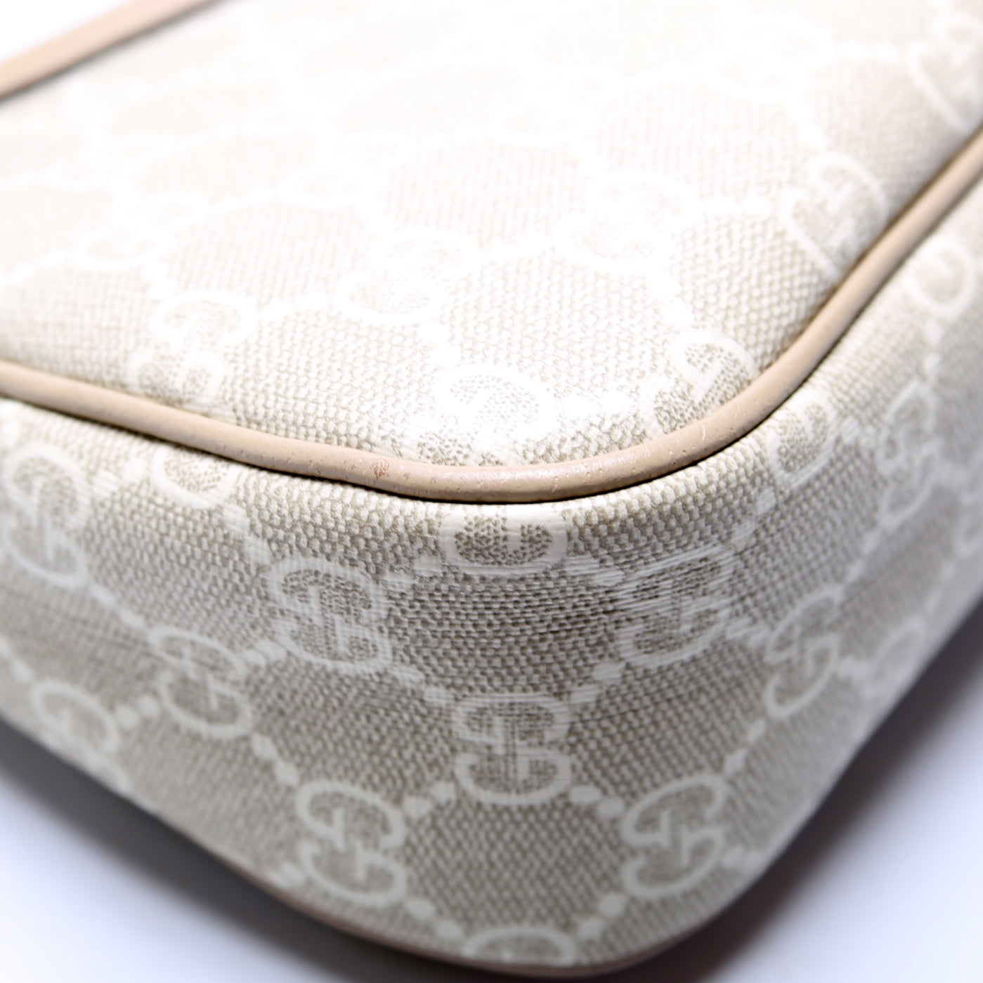 735132 GG Supreme Small Handbag Beige