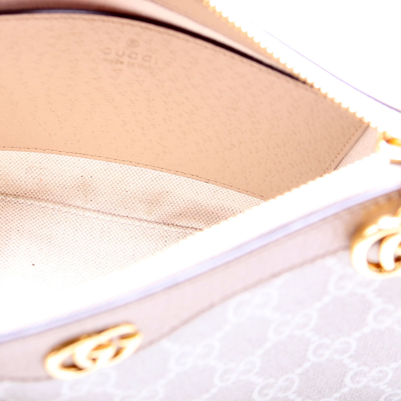 735132 GG Supreme Small Handbag Beige