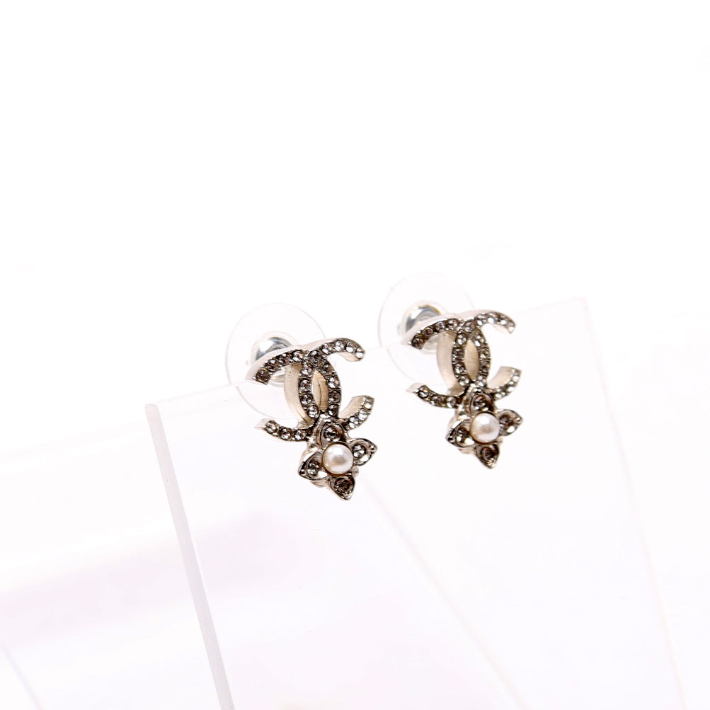 CC Crystal Flore Stud Earrings Silver/Pearl