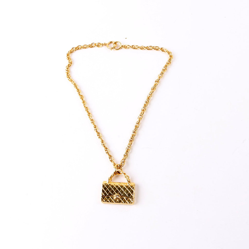 Classic Flap Choker Vintage Necklace Gold