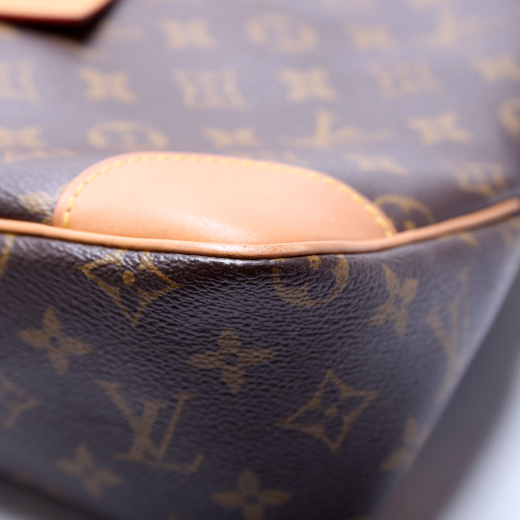 Odeon NM MM Monogram