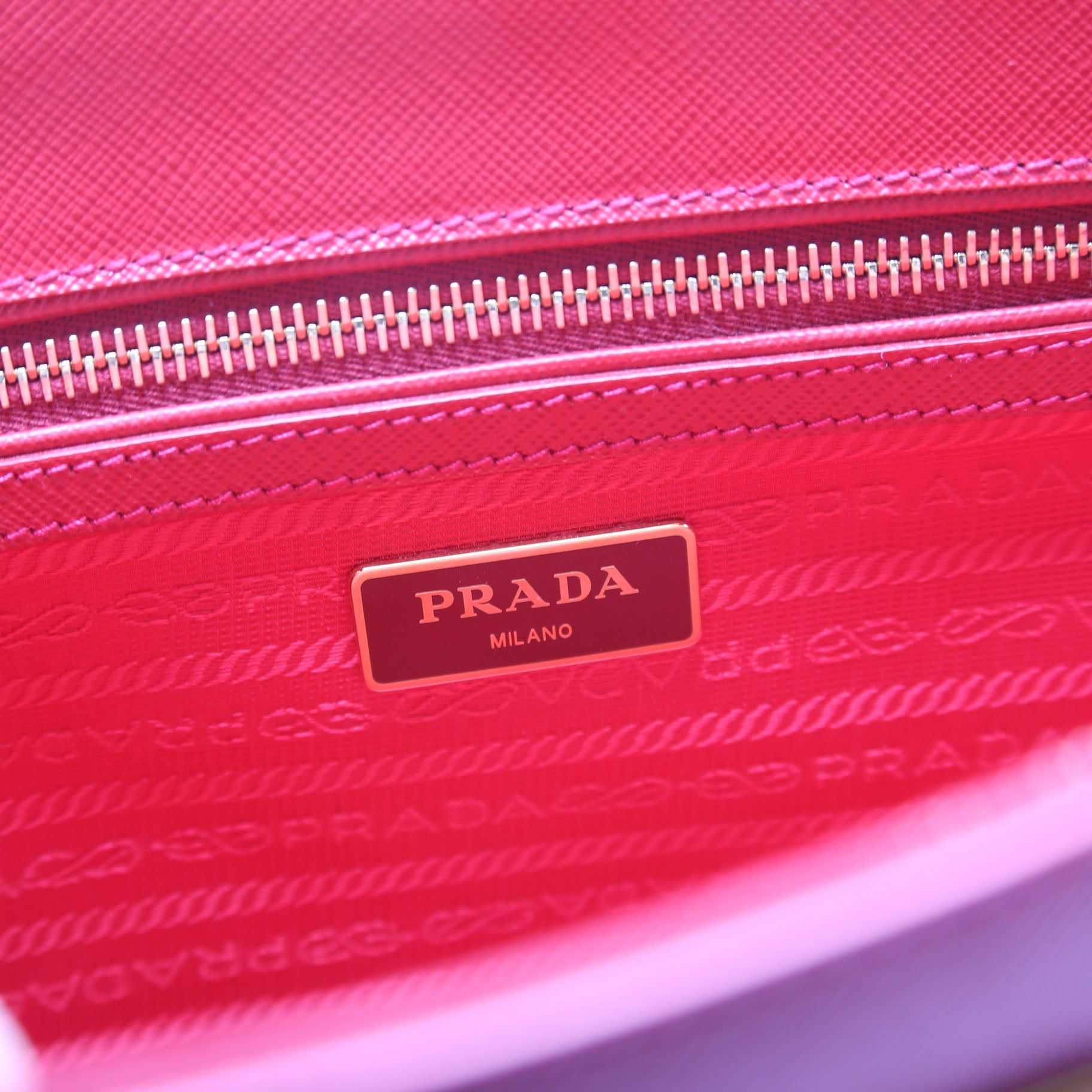 Saffiano Galleria Medium Red