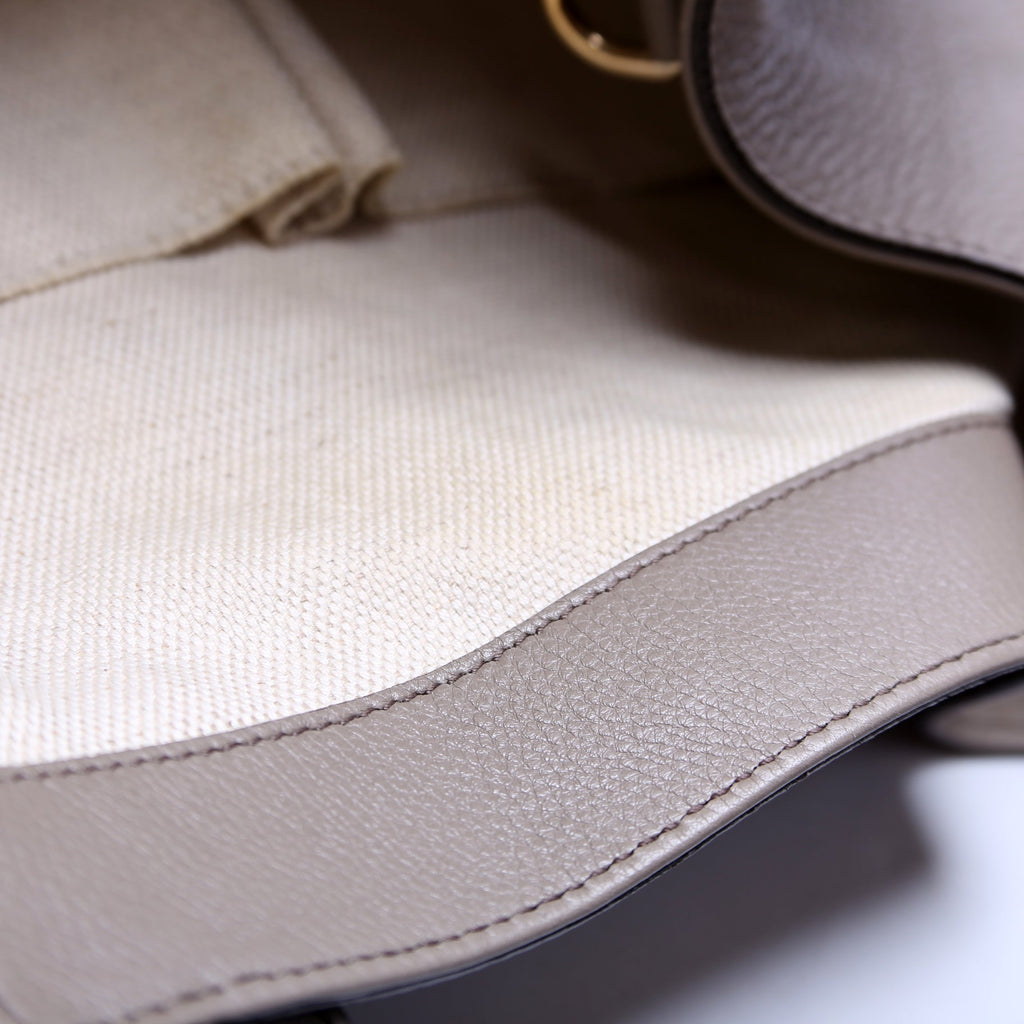 282309 Soho Leather Hobo Medium