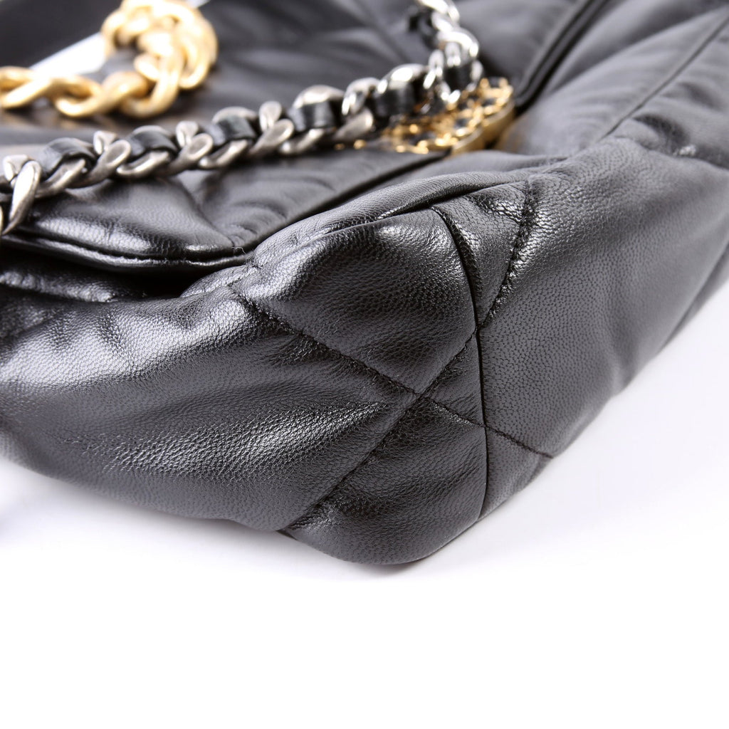 Quilted Goatskin 19 Medium Flap 30M Black