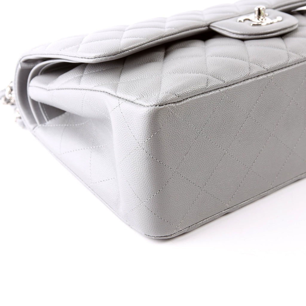 Classic Flap Jumbo Caviar 24M Grey