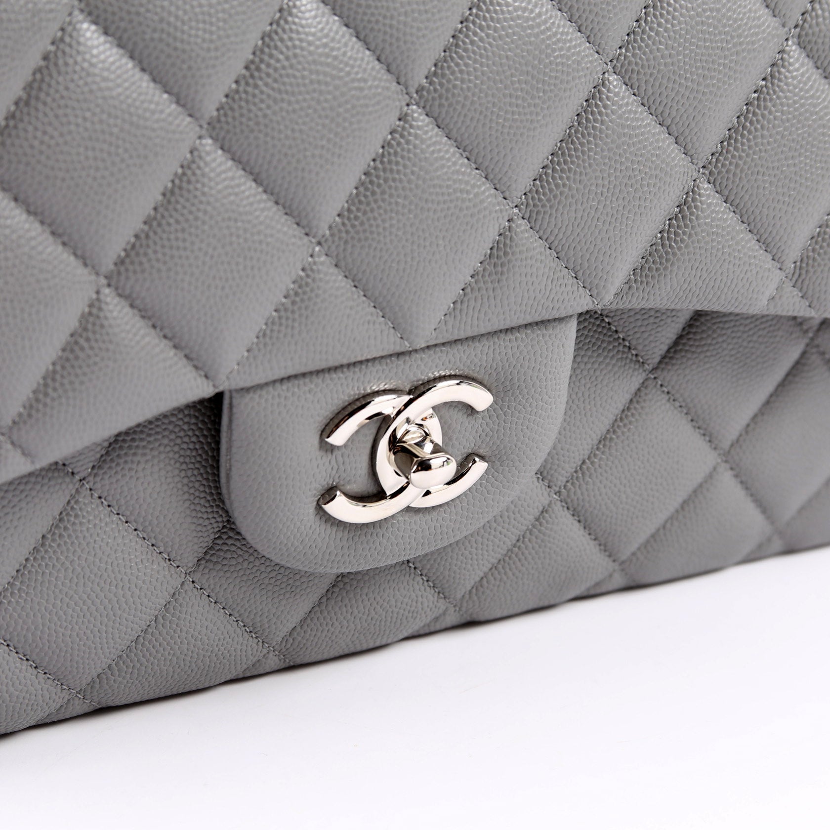 Classic Flap Jumbo Caviar 24M Grey