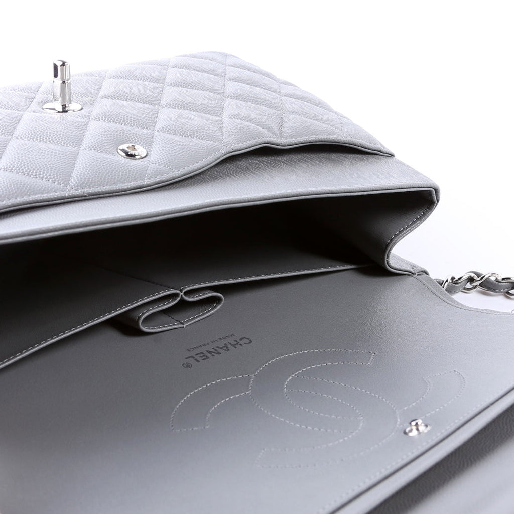 Classic Flap Jumbo Caviar 24M Grey