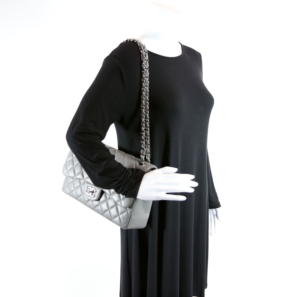 Classic Flap Jumbo Caviar 24M Grey