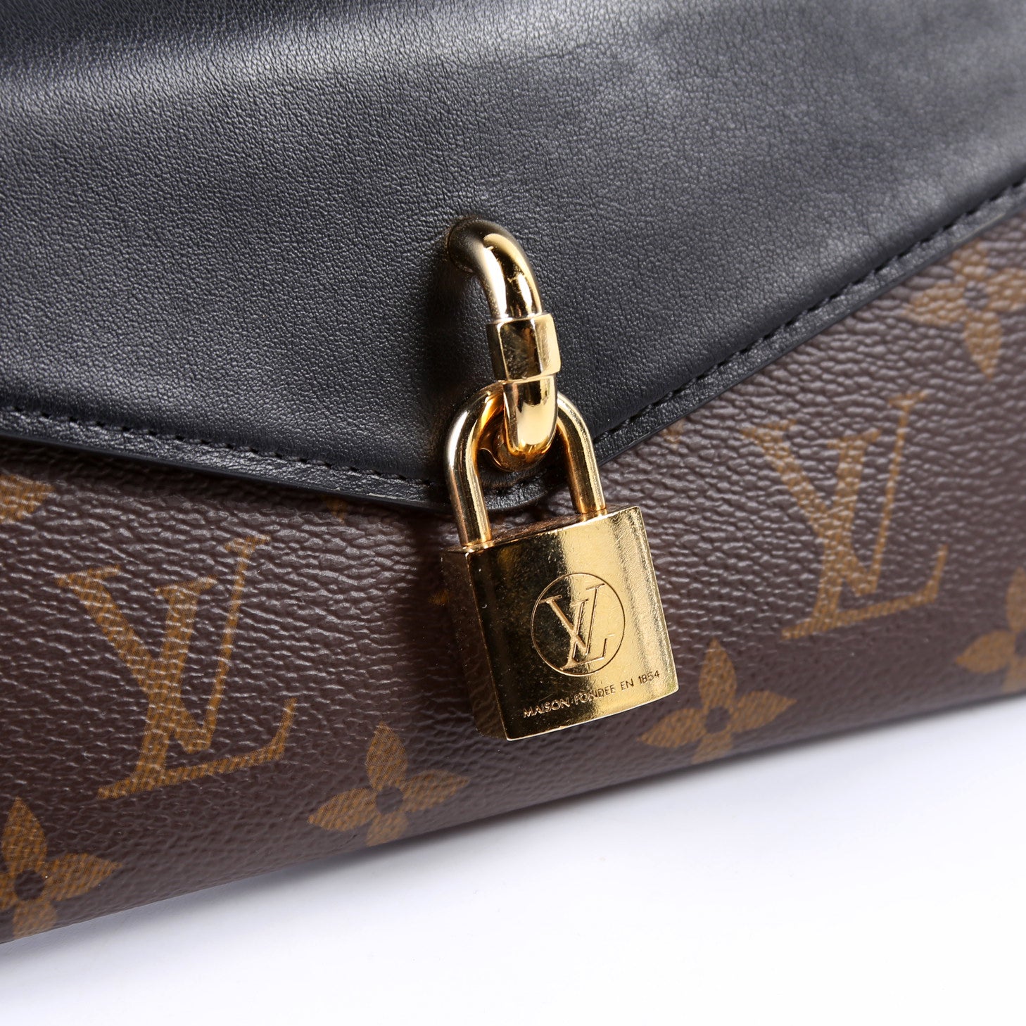 Padlock on Strap Monogram