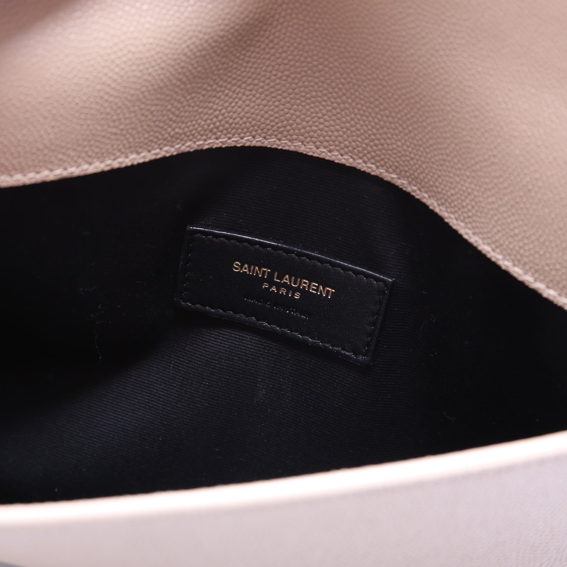 Uptown Pouch Grain Beige
