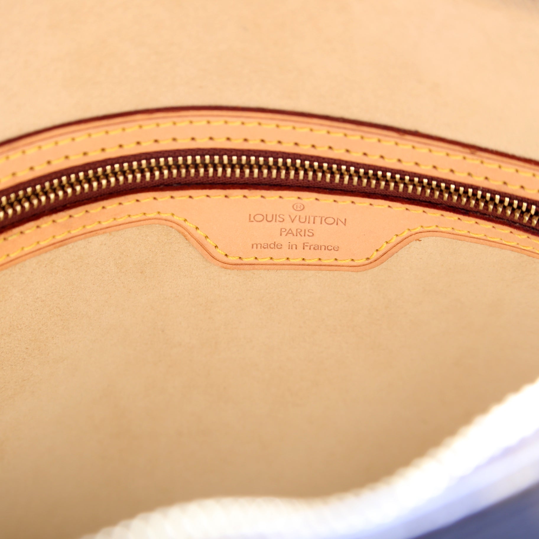 Looping GM Monogram